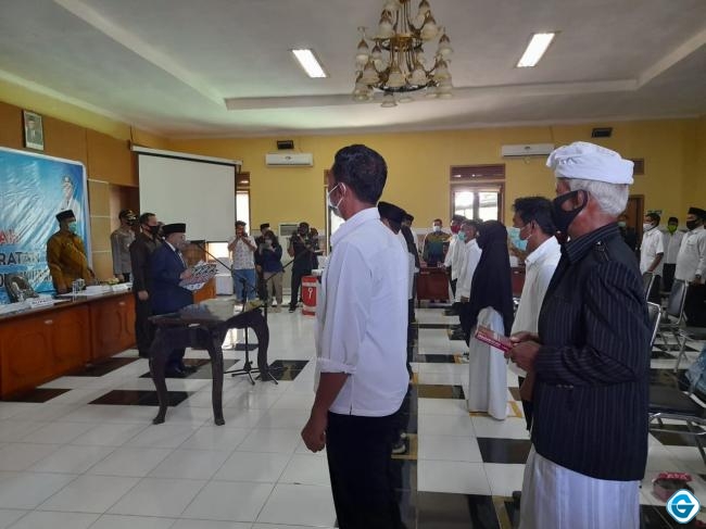 Bupati Lombok Utara Lantik dan Sumpah 66 Anggota BPD 10 Desa Definitif